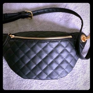Black Quilted Fanny Pak